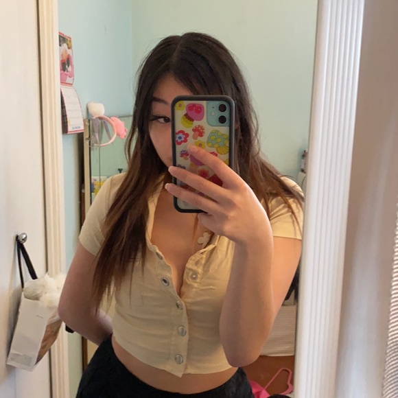 Really cute trendy zoo keeper vibes style crop top - Picture 3 of 3